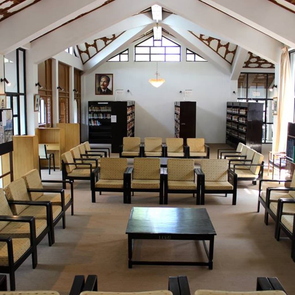Inside the Hamid Library, Lawrence College